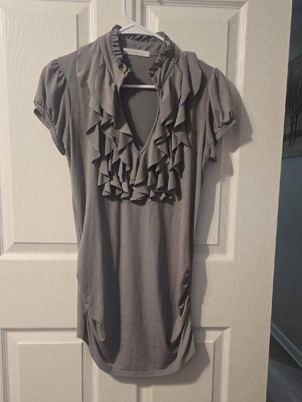 Charlotte Russe Gray Ruffle V-Neck Short Sleeve Top